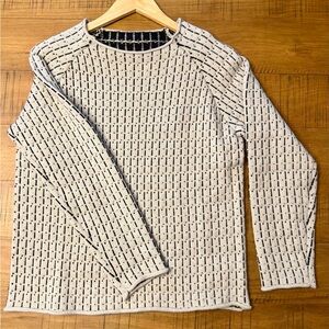 NWT Women's Gray/Cream & Black Sweater